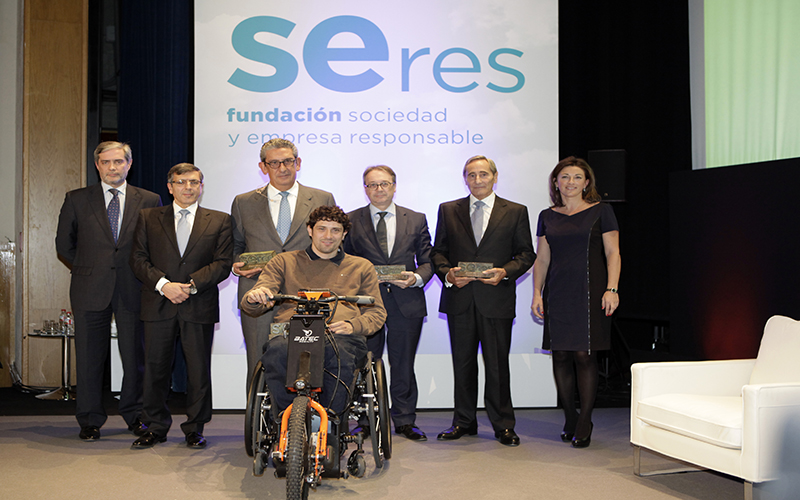 SERES premia la innovación y compromiso social de Batec Mobility, Clínica Rementería, Fundación La Caixa y Fundación Telefónica